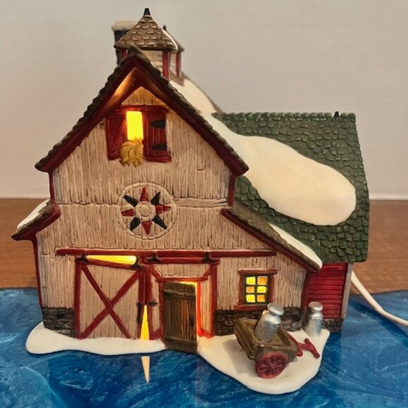 Dept 56 New England Village "Harper's Farm" 56605 Retired - Picture 5 of 12